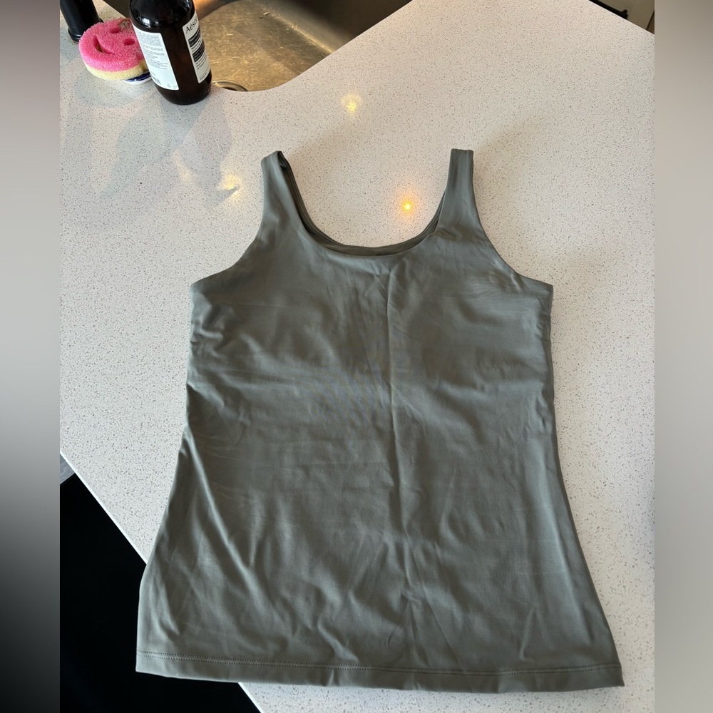 Adenola Workout Top - Olive Green. Size L
